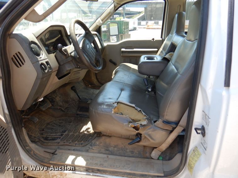 image for item DA5290 2008 Ford F550 XL  bucket truck