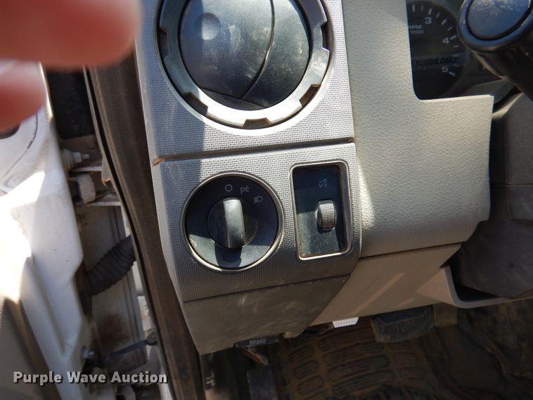 image for item DA5290 2008 Ford F550 XL  bucket truck