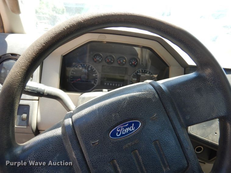 image for item DA5290 2008 Ford F550 XL  bucket truck