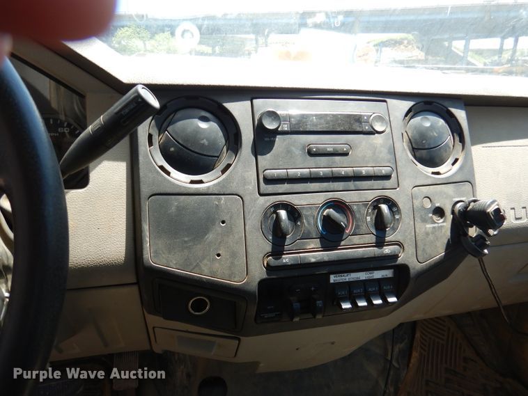 image for item DA5290 2008 Ford F550 XL  bucket truck