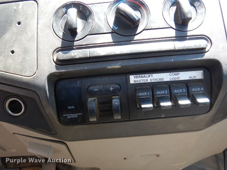 image for item DA5290 2008 Ford F550 XL  bucket truck