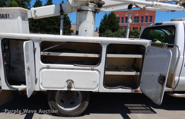 image for item DA5290 2008 Ford F550 XL  bucket truck