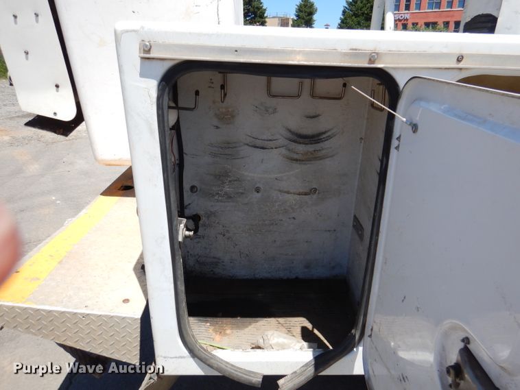 image for item DA5290 2008 Ford F550 XL  bucket truck