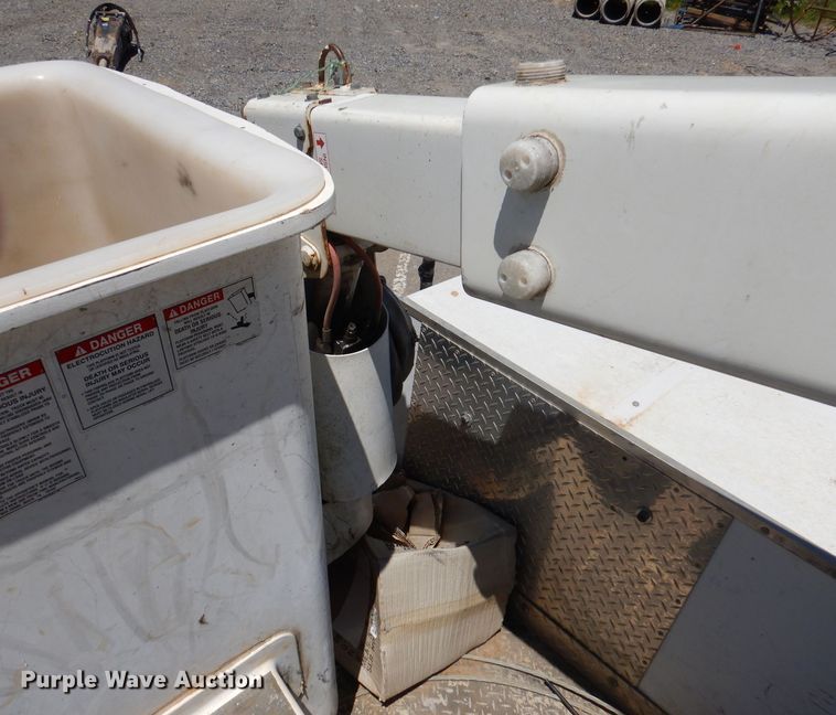 image for item DA5290 2008 Ford F550 XL  bucket truck