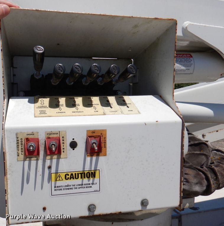 image for item DA5290 2008 Ford F550 XL  bucket truck