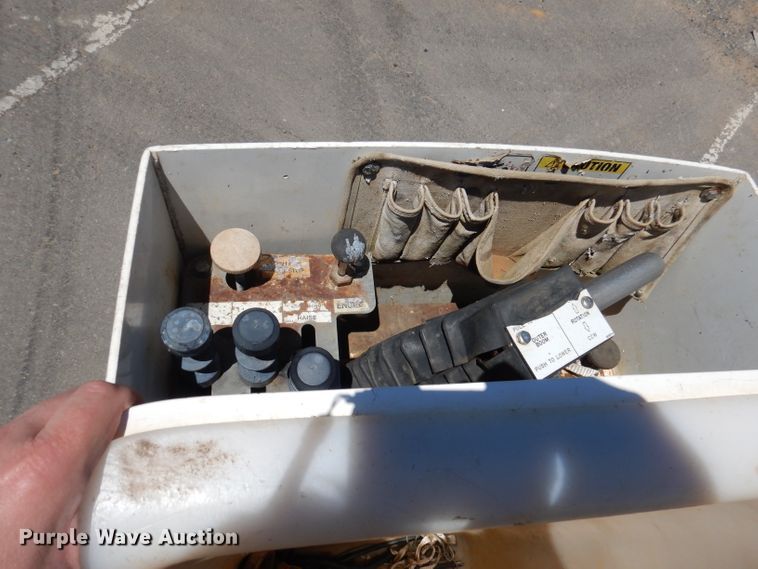 image for item DA5290 2008 Ford F550 XL  bucket truck