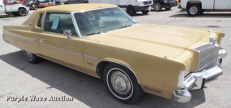 image for item DA7116 1976 Chrysler New Yorker