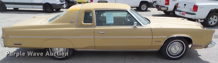 image for item DA7116 1976 Chrysler New Yorker