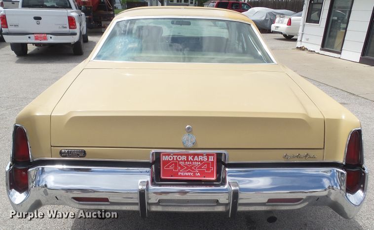 image for item DA7116 1976 Chrysler New Yorker