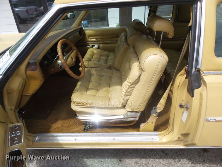 image for item DA7116 1976 Chrysler New Yorker