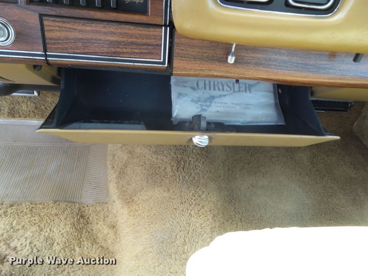 image for item DA7116 1976 Chrysler New Yorker