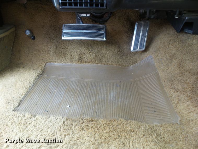 image for item DA7116 1976 Chrysler New Yorker