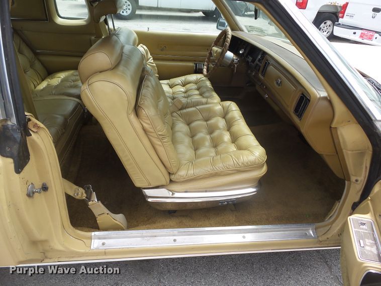 image for item DA7116 1976 Chrysler New Yorker