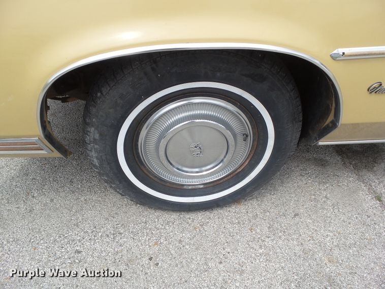 image for item DA7116 1976 Chrysler New Yorker