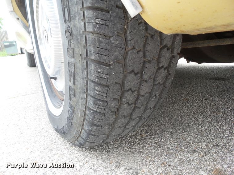 image for item DA7116 1976 Chrysler New Yorker