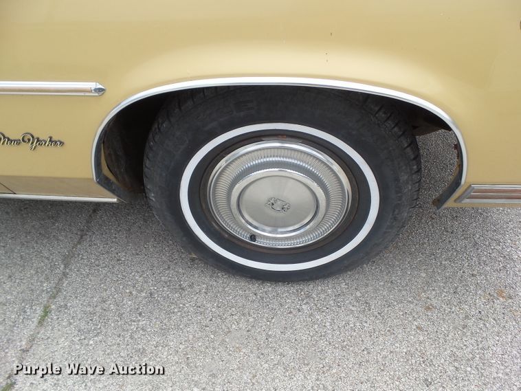 image for item DA7116 1976 Chrysler New Yorker