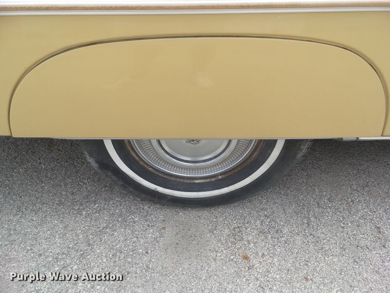 image for item DA7116 1976 Chrysler New Yorker