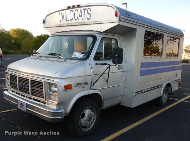 image for item DH8768 1985 Chevrolet G30  RV