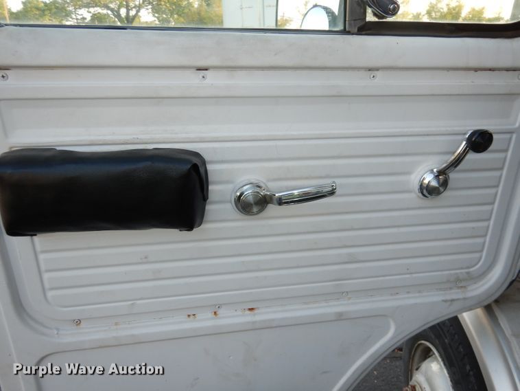 image for item DH8768 1985 Chevrolet G30  RV