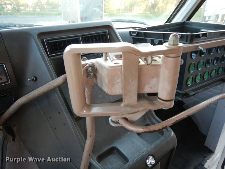 image for item DH8768 1985 Chevrolet G30  RV