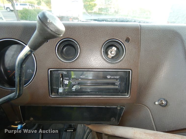 image for item DH8768 1985 Chevrolet G30  RV