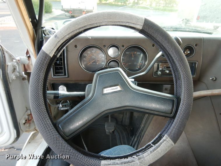 image for item DH8768 1985 Chevrolet G30  RV