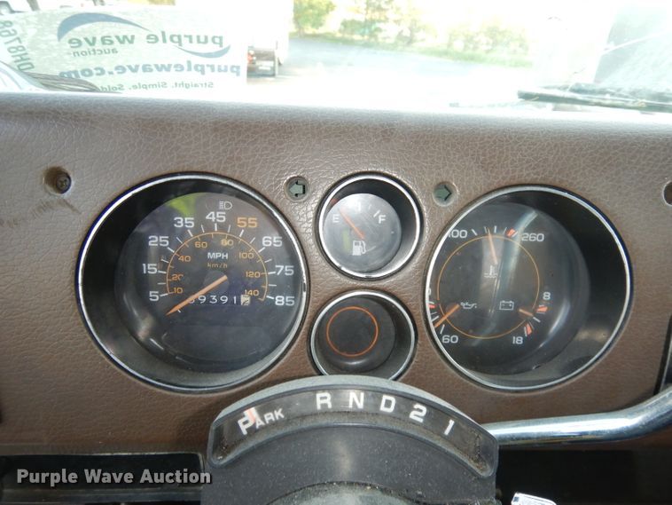 image for item DH8768 1985 Chevrolet G30  RV