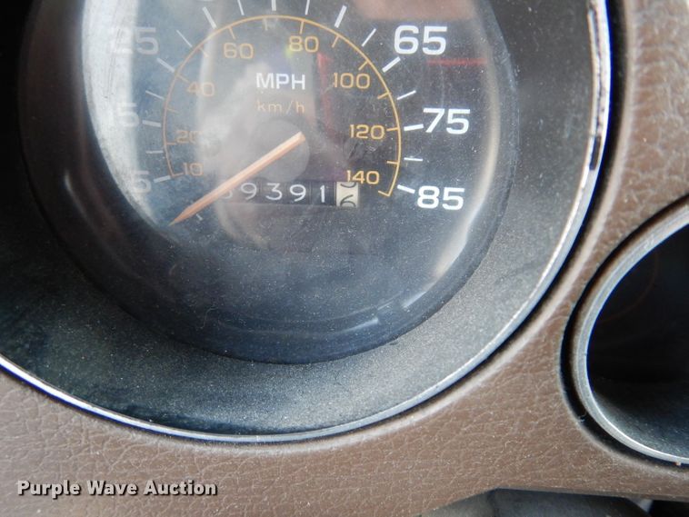 image for item DH8768 1985 Chevrolet G30  RV