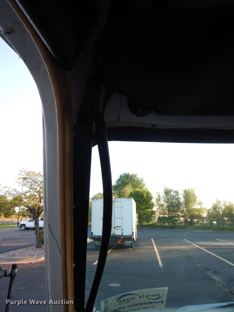 image for item DH8768 1985 Chevrolet G30  RV