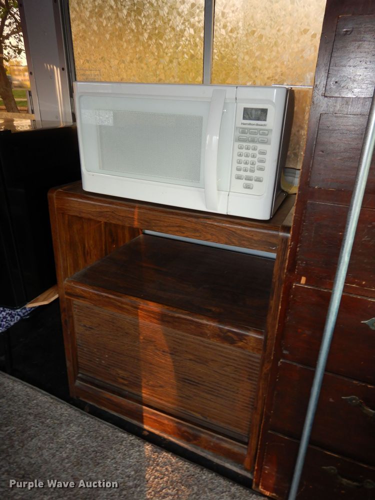 image for item DH8768 1985 Chevrolet G30  RV