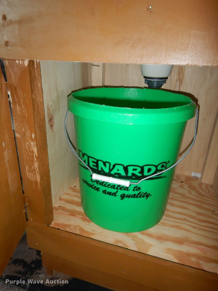 image for item DH8768 1985 Chevrolet G30  RV