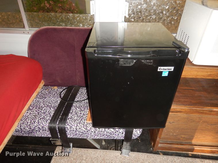 image for item DH8768 1985 Chevrolet G30  RV