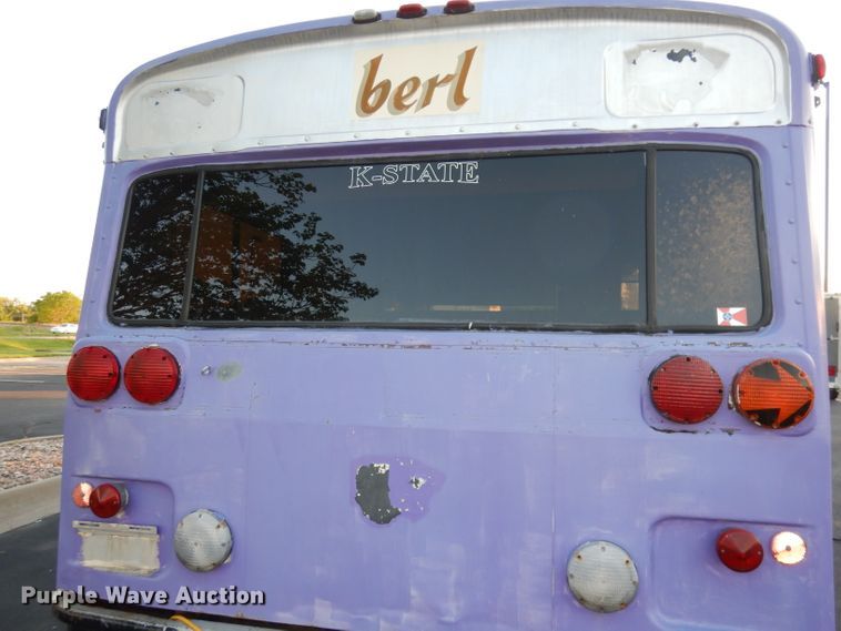 image for item DH8768 1985 Chevrolet G30  RV