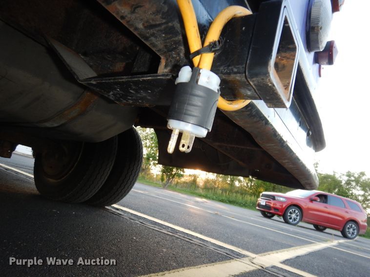 image for item DH8768 1985 Chevrolet G30  RV