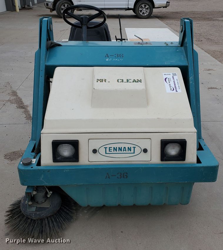 image for item DI4799 Tennant 235  sweeper