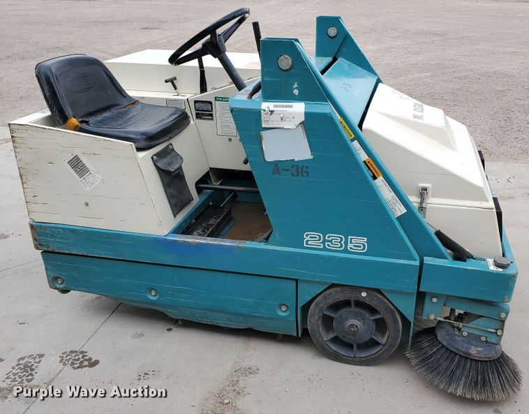 image for item DI4799 Tennant 235  sweeper