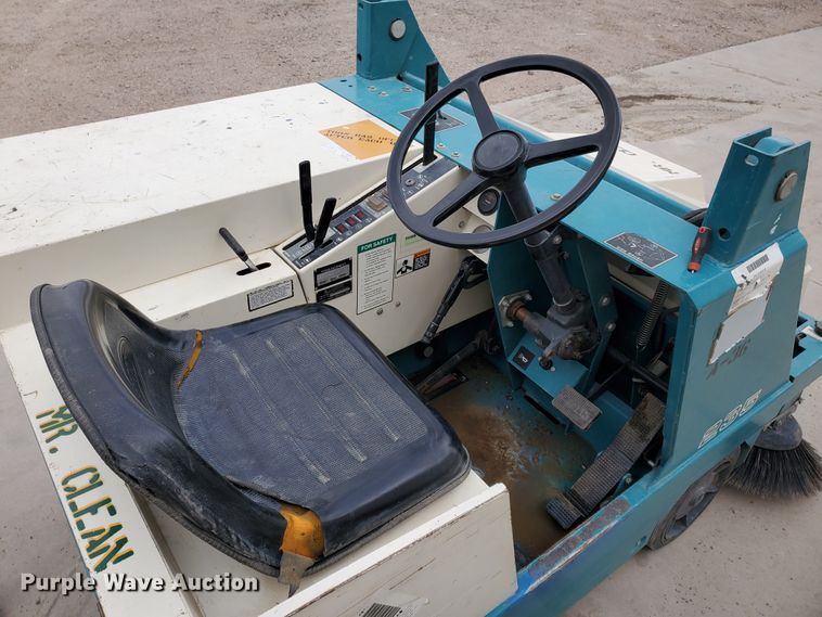image for item DI4799 Tennant 235  sweeper