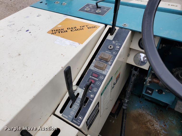 image for item DI4799 Tennant 235  sweeper