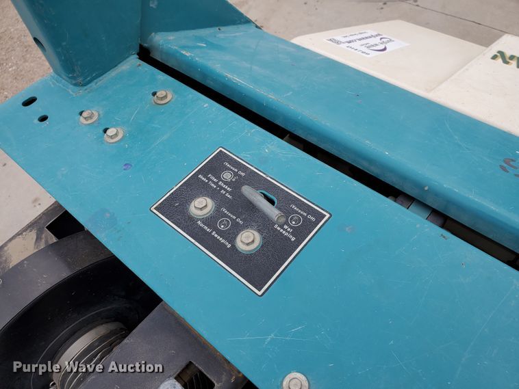 image for item DI4799 Tennant 235  sweeper