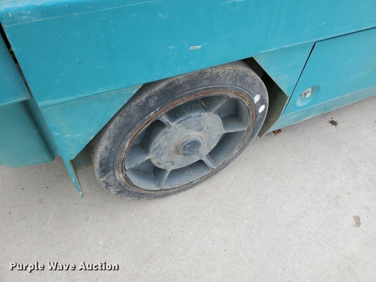 image for item DI4799 Tennant 235  sweeper