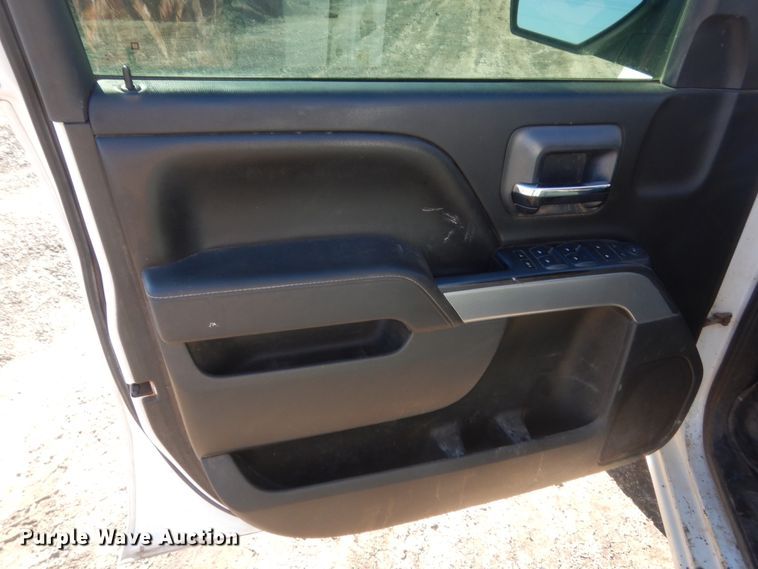 image for item DJ1843 2015 Chevrolet Silverado 1500  Crew Cab pickup truck