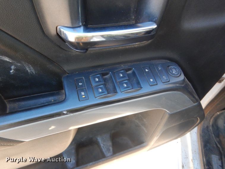 image for item DJ1843 2015 Chevrolet Silverado 1500  Crew Cab pickup truck