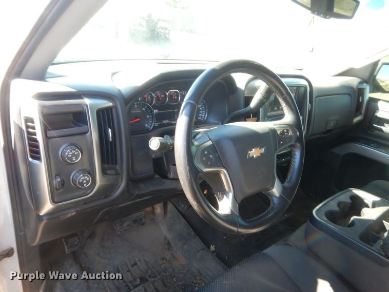 image for item DJ1843 2015 Chevrolet Silverado 1500  Crew Cab pickup truck