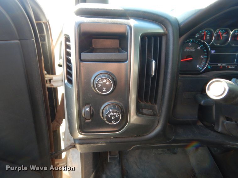 image for item DJ1843 2015 Chevrolet Silverado 1500  Crew Cab pickup truck