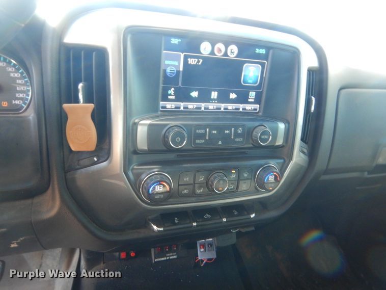 image for item DJ1843 2015 Chevrolet Silverado 1500  Crew Cab pickup truck