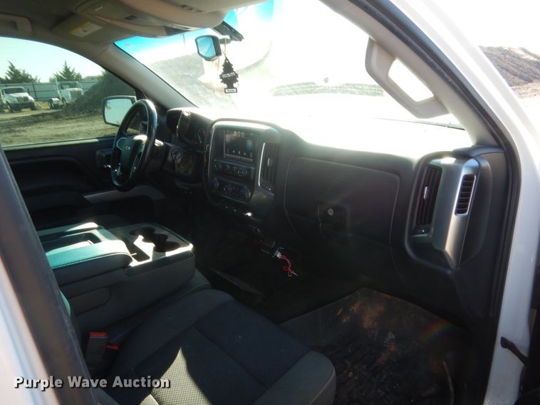 image for item DJ1843 2015 Chevrolet Silverado 1500  Crew Cab pickup truck