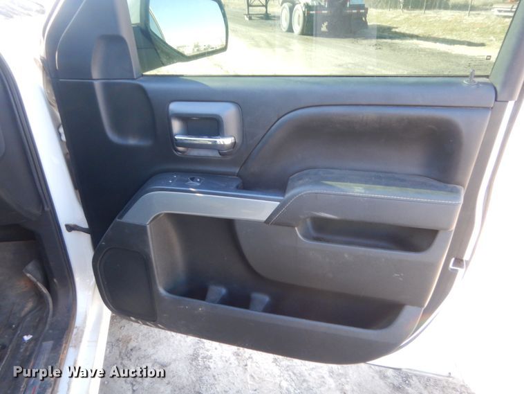 image for item DJ1843 2015 Chevrolet Silverado 1500  Crew Cab pickup truck