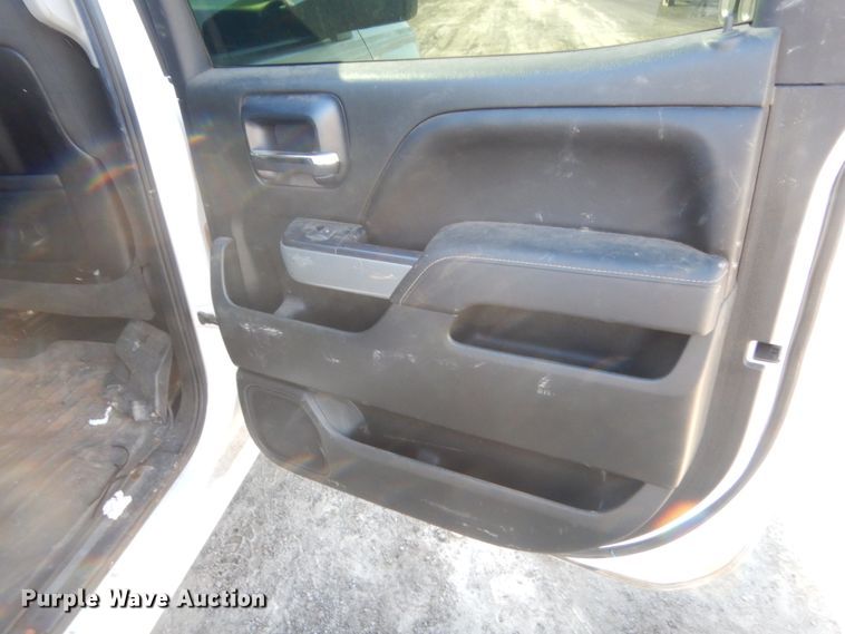 image for item DJ1843 2015 Chevrolet Silverado 1500  Crew Cab pickup truck