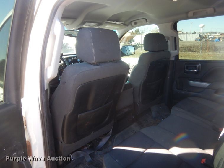 image for item DJ1843 2015 Chevrolet Silverado 1500  Crew Cab pickup truck