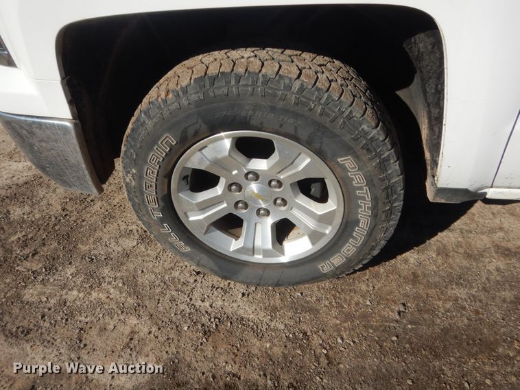 image for item DJ1843 2015 Chevrolet Silverado 1500  Crew Cab pickup truck